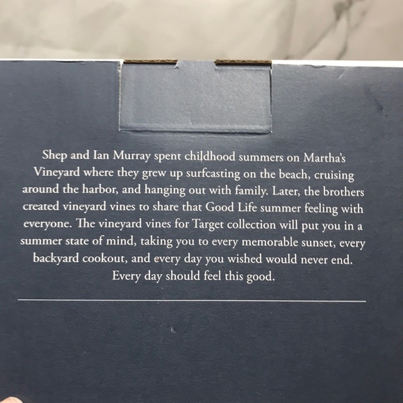 NEW Vineyard Vine Target inflatable drink holder - Picture 4 of 4